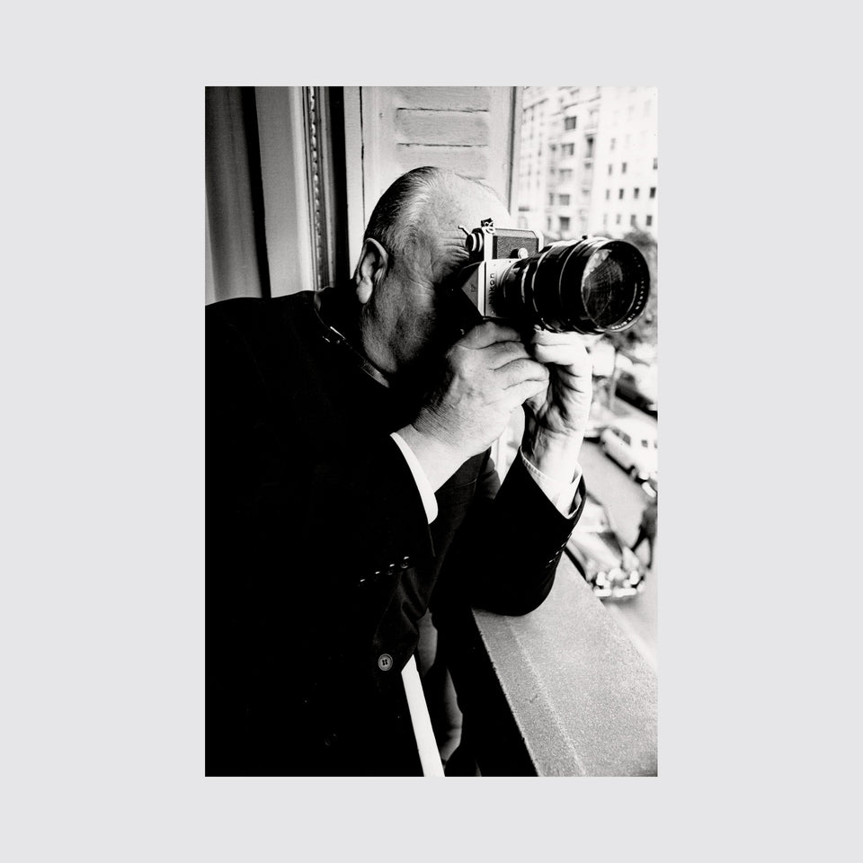 Patrick de Mervellec (*1945) – Alfred Hitchcock with a Nikon camera, 1966 – Vintage Cameras & Lenses – Coeln Cameras