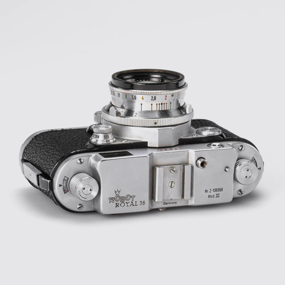 Robot Royal 36 Outfit – Vintage Cameras & Lenses – Coeln Cameras